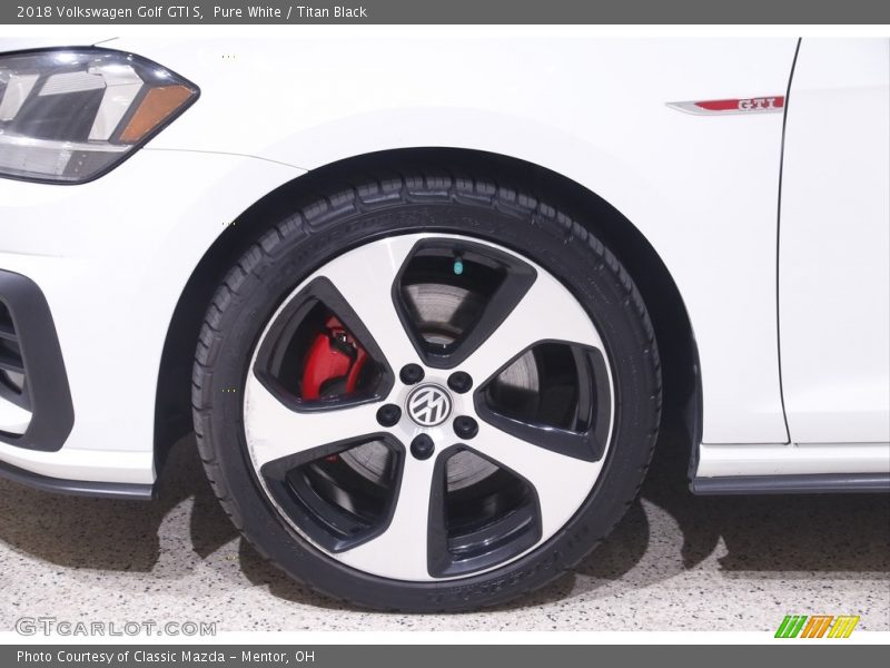 Pure White / Titan Black 2018 Volkswagen Golf GTI S