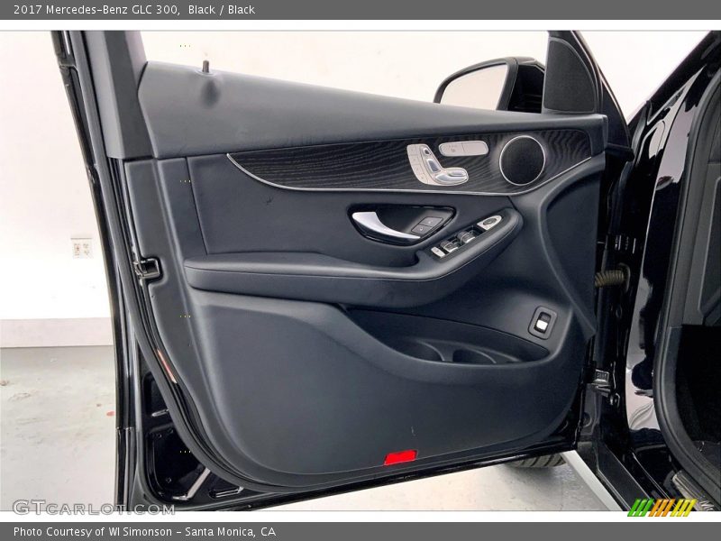 Black / Black 2017 Mercedes-Benz GLC 300