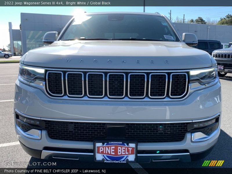 Bright White / Global Black 2022 Jeep Wagoneer Series III 4x4