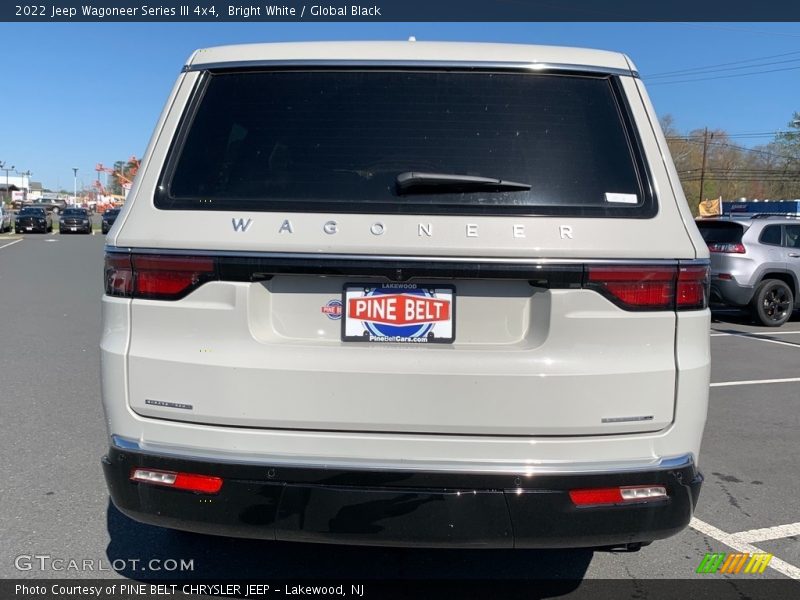Bright White / Global Black 2022 Jeep Wagoneer Series III 4x4
