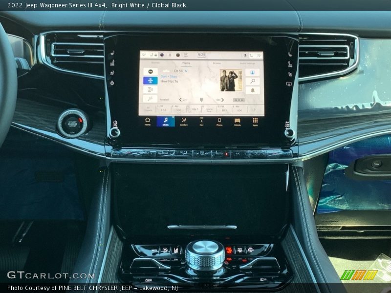 Bright White / Global Black 2022 Jeep Wagoneer Series III 4x4