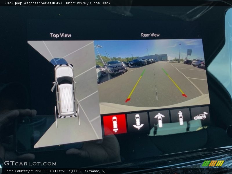 Bright White / Global Black 2022 Jeep Wagoneer Series III 4x4