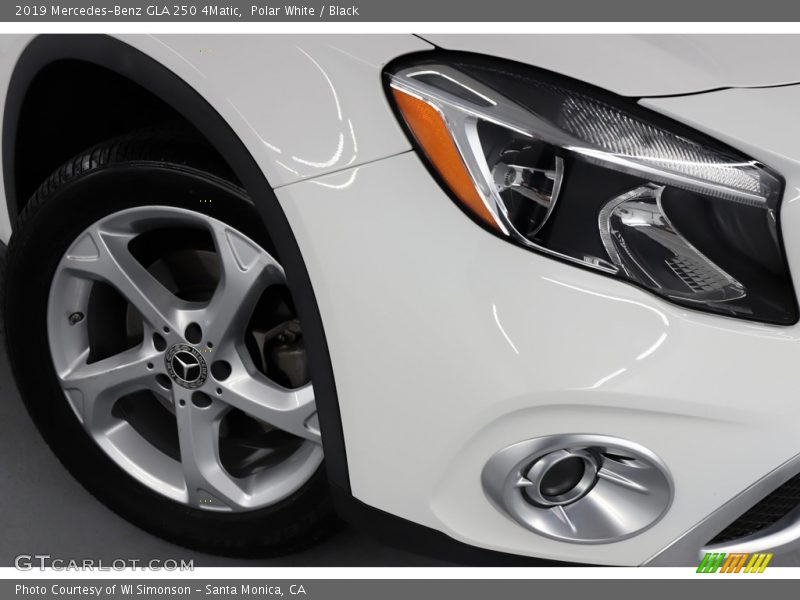 Polar White / Black 2019 Mercedes-Benz GLA 250 4Matic