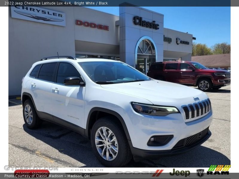 Bright White / Black 2022 Jeep Cherokee Latitude Lux 4x4