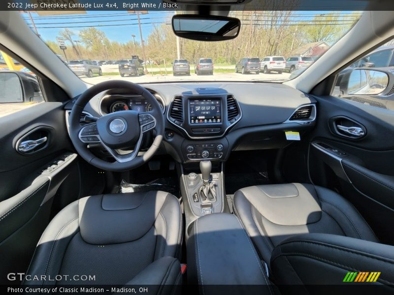 Bright White / Black 2022 Jeep Cherokee Latitude Lux 4x4