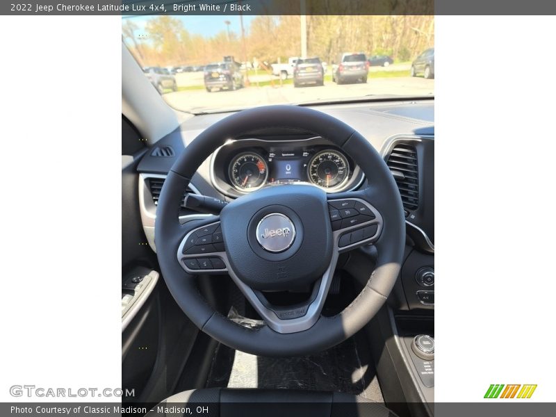 Bright White / Black 2022 Jeep Cherokee Latitude Lux 4x4