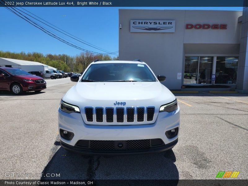 Bright White / Black 2022 Jeep Cherokee Latitude Lux 4x4