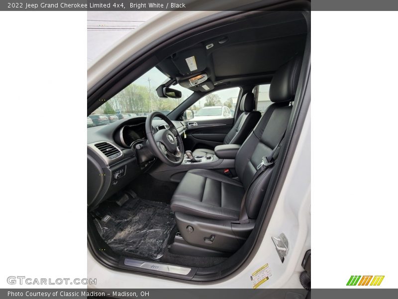 Bright White / Black 2022 Jeep Grand Cherokee Limited 4x4