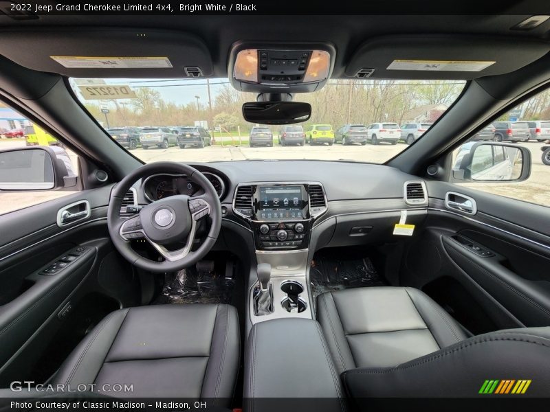 Bright White / Black 2022 Jeep Grand Cherokee Limited 4x4