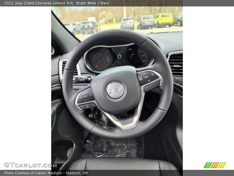 Bright White / Black 2022 Jeep Grand Cherokee Limited 4x4