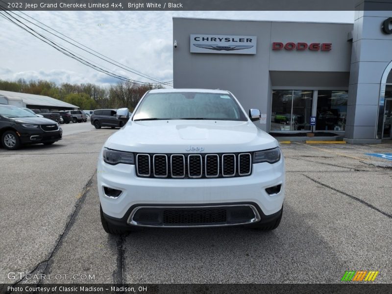 Bright White / Black 2022 Jeep Grand Cherokee Limited 4x4