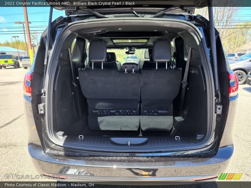  2022 Pacifica Limited AWD Trunk