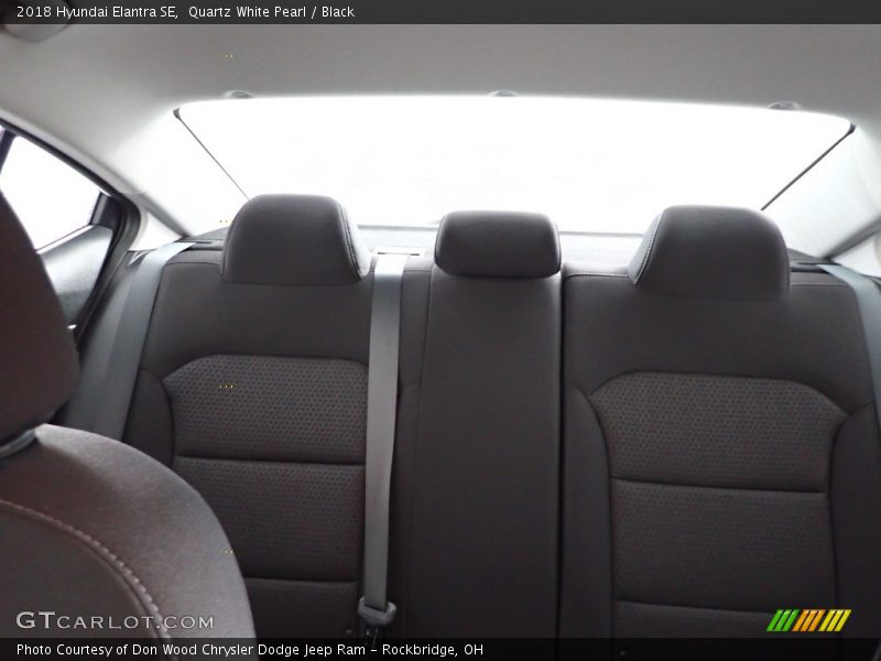 Quartz White Pearl / Black 2018 Hyundai Elantra SE