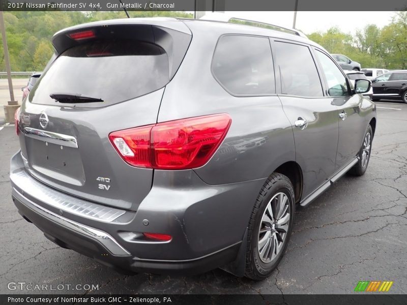 Gun Metallic / Charcoal 2017 Nissan Pathfinder SV 4x4