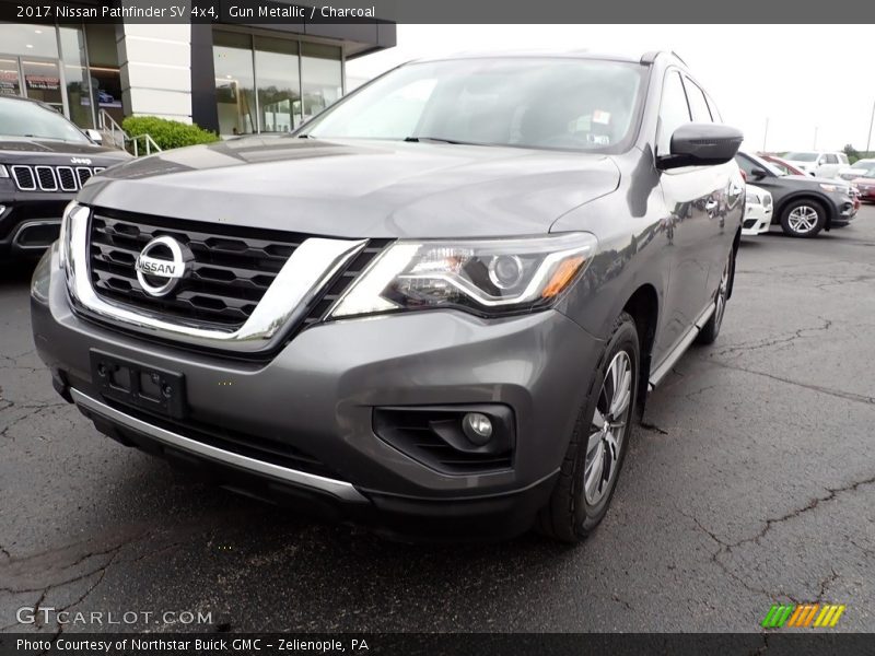 Gun Metallic / Charcoal 2017 Nissan Pathfinder SV 4x4