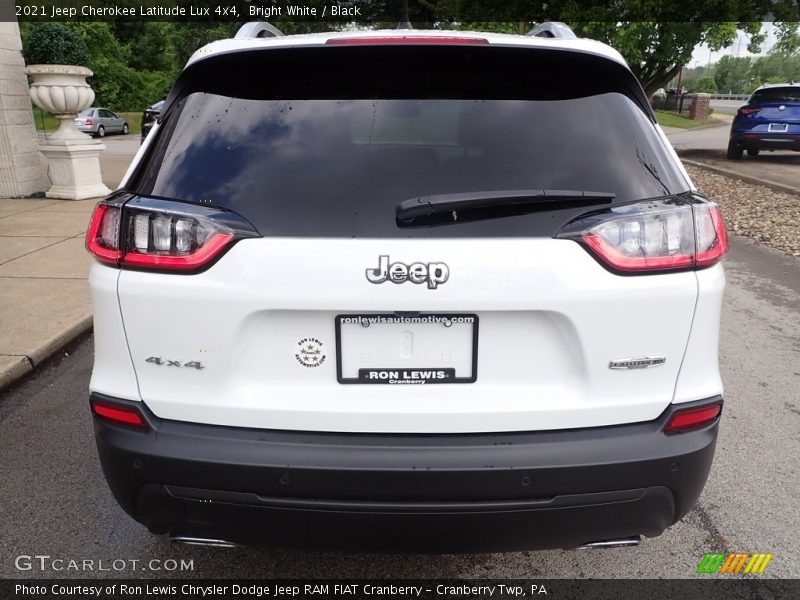 Bright White / Black 2021 Jeep Cherokee Latitude Lux 4x4