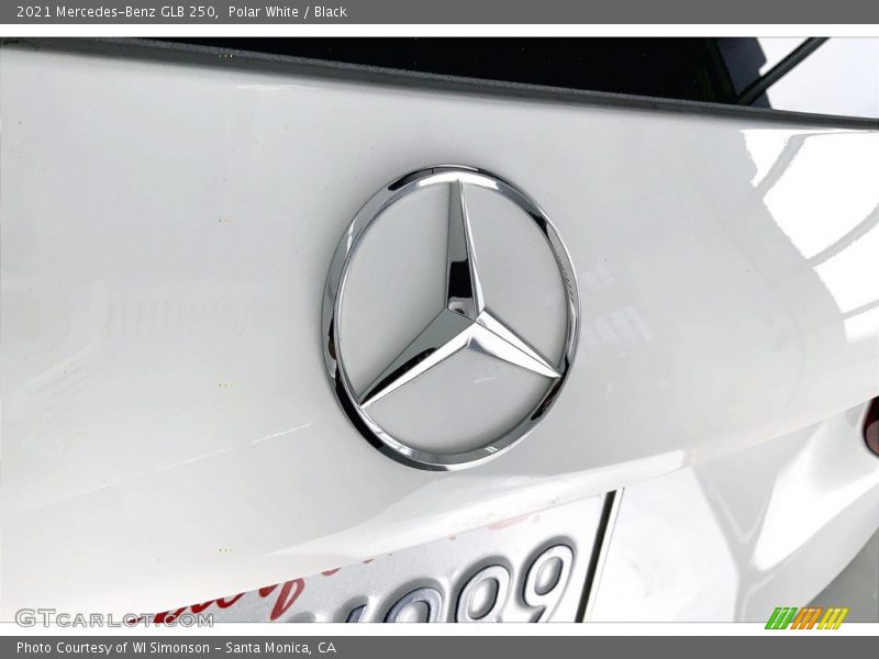 Polar White / Black 2021 Mercedes-Benz GLB 250