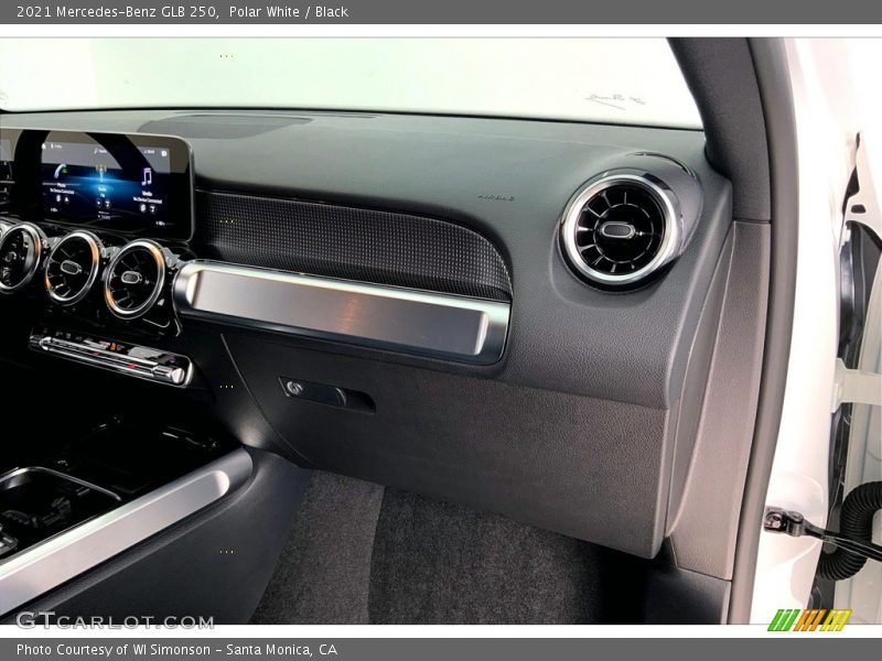 Polar White / Black 2021 Mercedes-Benz GLB 250
