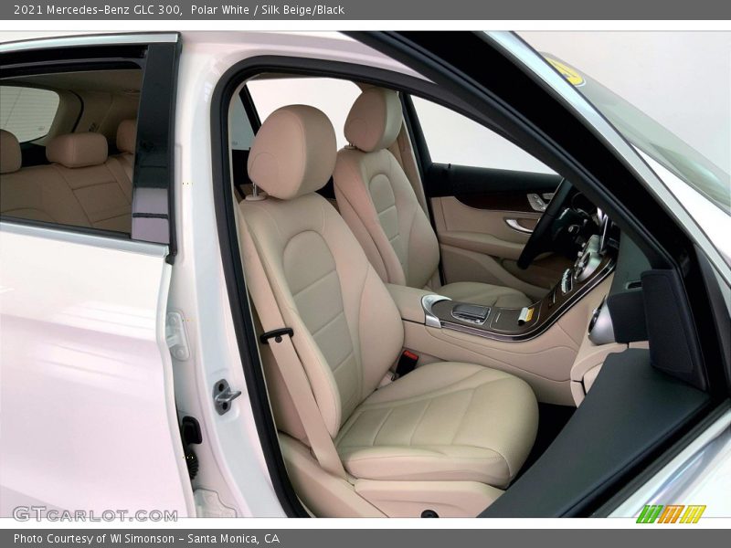 Polar White / Silk Beige/Black 2021 Mercedes-Benz GLC 300