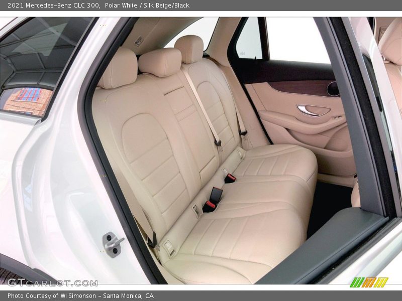 Polar White / Silk Beige/Black 2021 Mercedes-Benz GLC 300