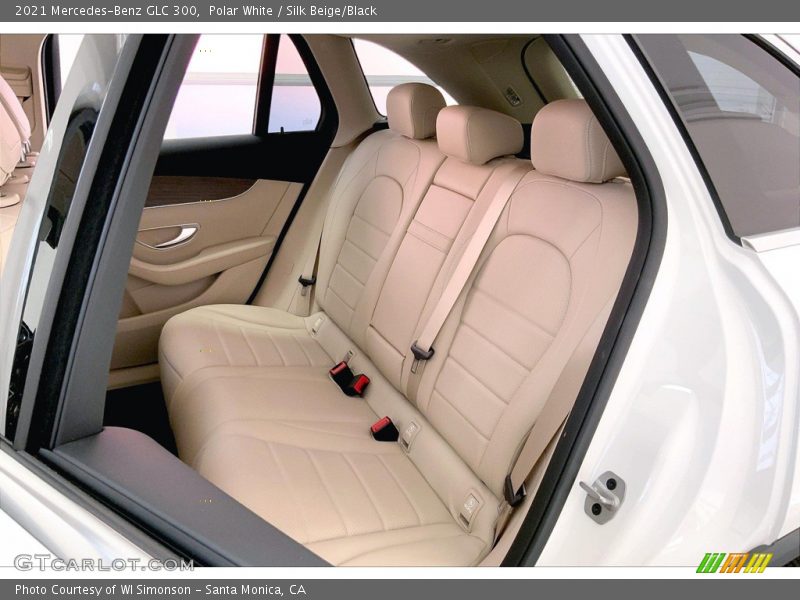 Polar White / Silk Beige/Black 2021 Mercedes-Benz GLC 300