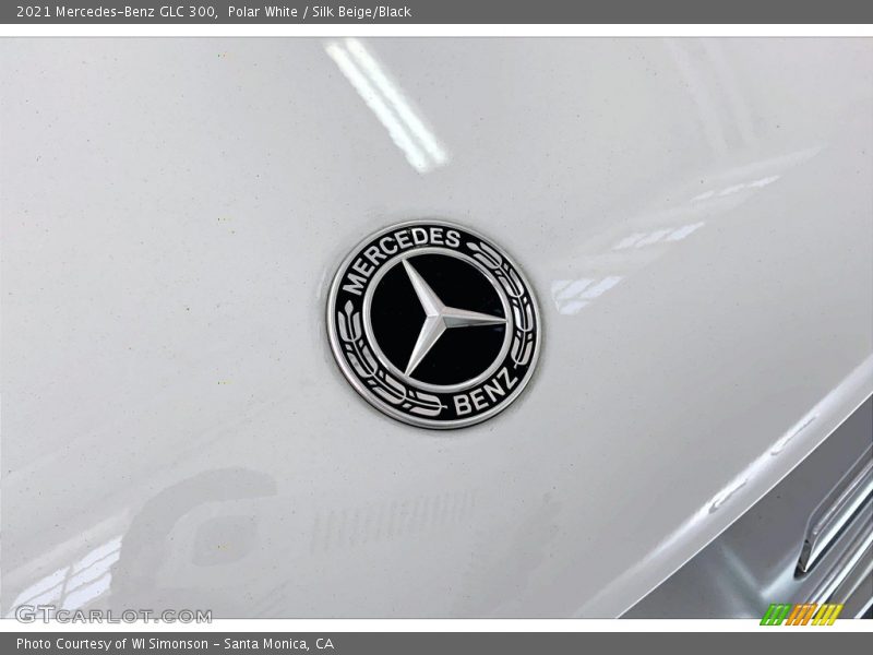 Polar White / Silk Beige/Black 2021 Mercedes-Benz GLC 300