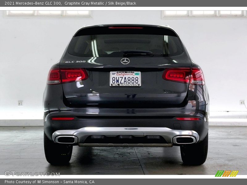 Graphite Gray Metallic / Silk Beige/Black 2021 Mercedes-Benz GLC 300