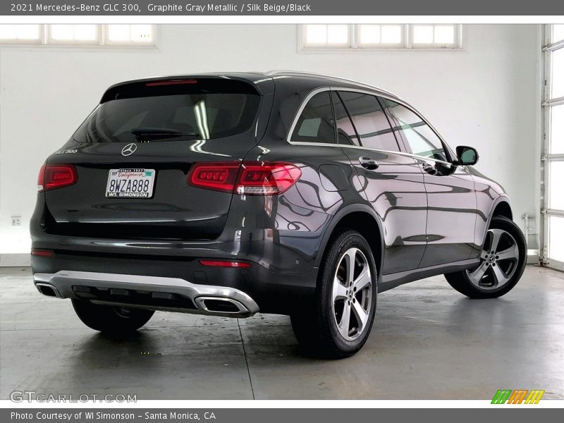Graphite Gray Metallic / Silk Beige/Black 2021 Mercedes-Benz GLC 300