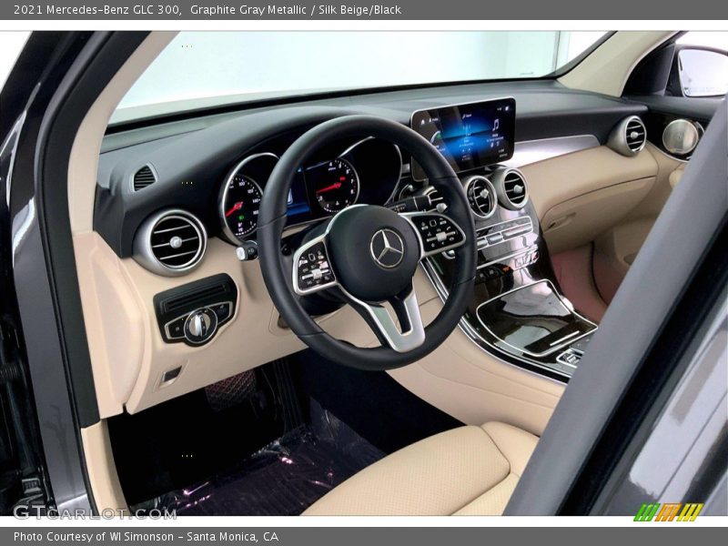Graphite Gray Metallic / Silk Beige/Black 2021 Mercedes-Benz GLC 300