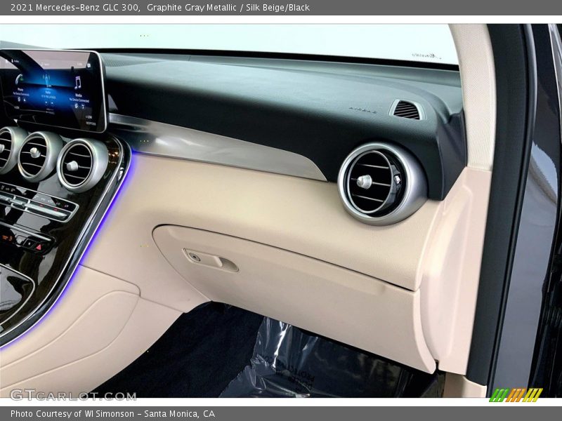 Graphite Gray Metallic / Silk Beige/Black 2021 Mercedes-Benz GLC 300