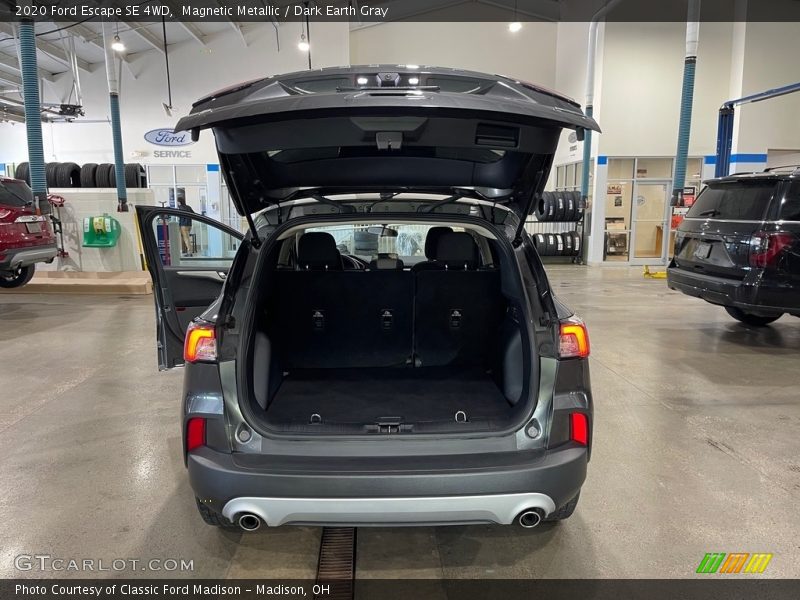 Magnetic Metallic / Dark Earth Gray 2020 Ford Escape SE 4WD