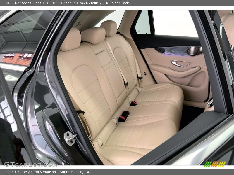 Graphite Gray Metallic / Silk Beige/Black 2021 Mercedes-Benz GLC 300