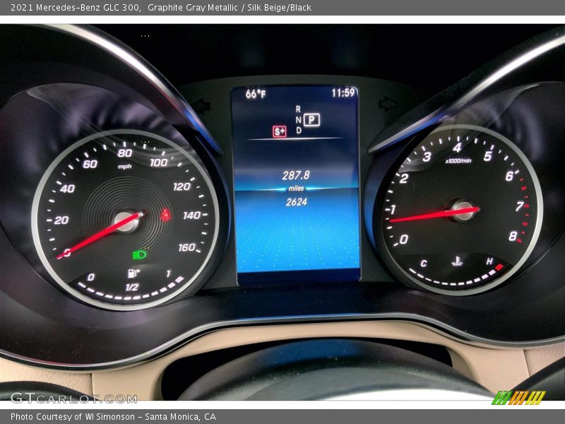 Graphite Gray Metallic / Silk Beige/Black 2021 Mercedes-Benz GLC 300