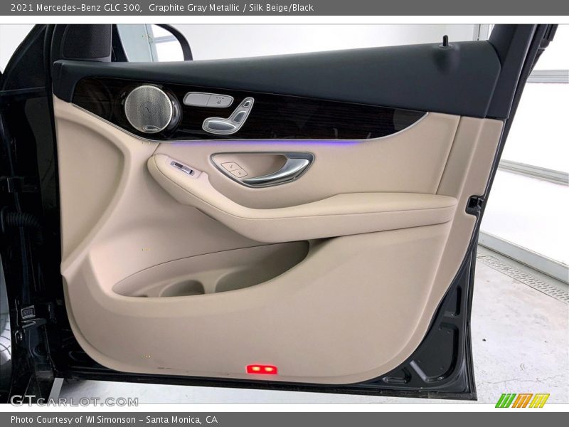 Graphite Gray Metallic / Silk Beige/Black 2021 Mercedes-Benz GLC 300