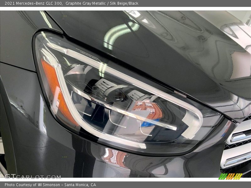 Graphite Gray Metallic / Silk Beige/Black 2021 Mercedes-Benz GLC 300