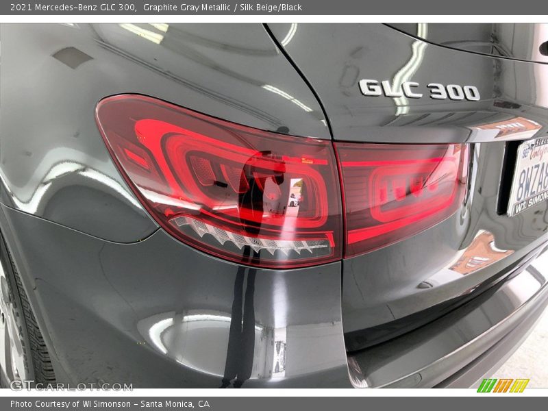 Graphite Gray Metallic / Silk Beige/Black 2021 Mercedes-Benz GLC 300