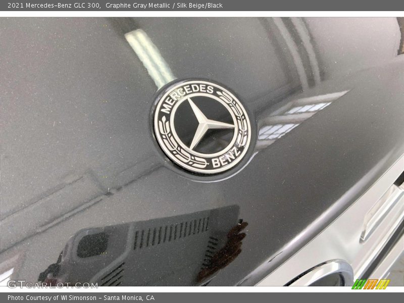 Graphite Gray Metallic / Silk Beige/Black 2021 Mercedes-Benz GLC 300