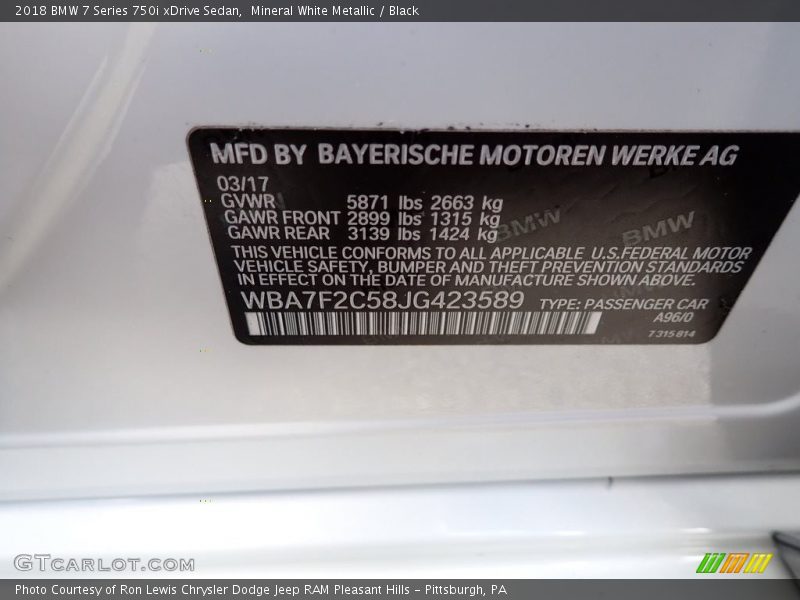 Mineral White Metallic / Black 2018 BMW 7 Series 750i xDrive Sedan