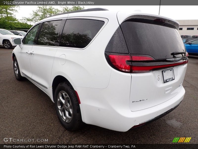 Bright White / Black/Alloy 2022 Chrysler Pacifica Limited AWD
