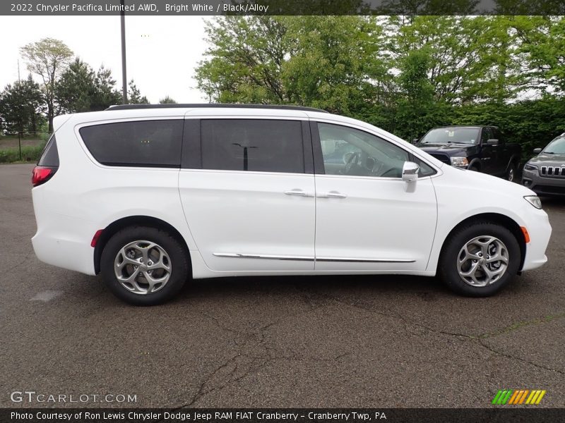  2022 Pacifica Limited AWD Bright White