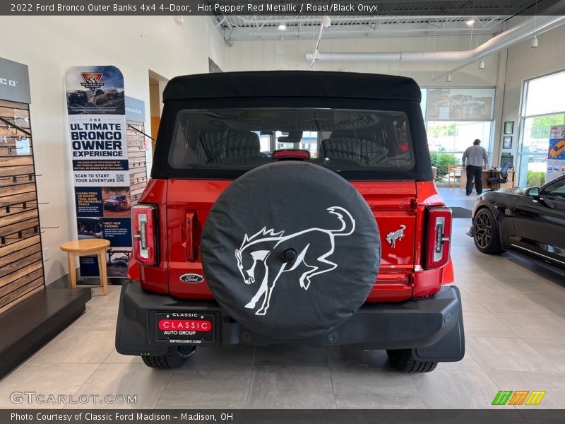 Hot Pepper Red Metallic / Roast/Black Onyx 2022 Ford Bronco Outer Banks 4x4 4-Door