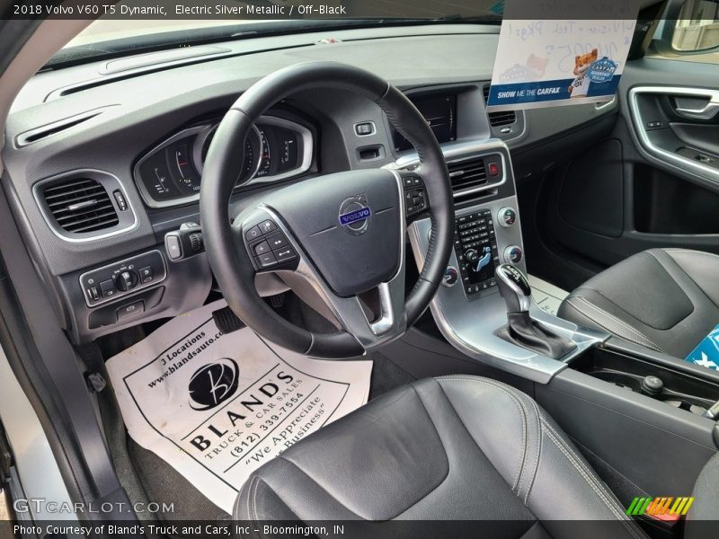 Electric Silver Metallic / Off-Black 2018 Volvo V60 T5 Dynamic