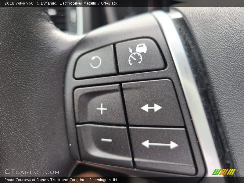 Electric Silver Metallic / Off-Black 2018 Volvo V60 T5 Dynamic