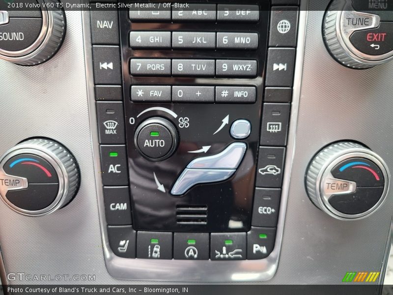 Electric Silver Metallic / Off-Black 2018 Volvo V60 T5 Dynamic
