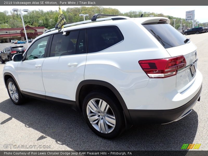 Pure White / Titan Black 2019 Volkswagen Atlas SE 4Motion