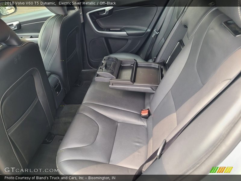 Electric Silver Metallic / Off-Black 2018 Volvo V60 T5 Dynamic