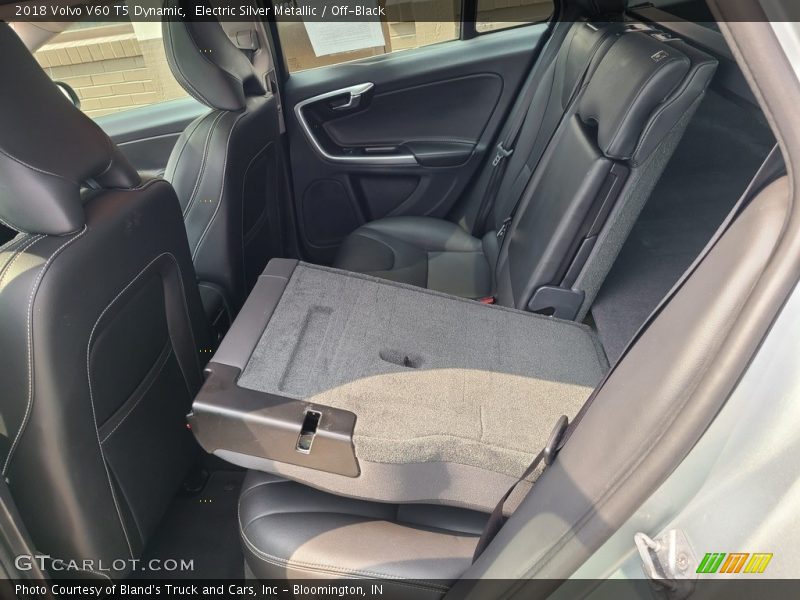 Electric Silver Metallic / Off-Black 2018 Volvo V60 T5 Dynamic