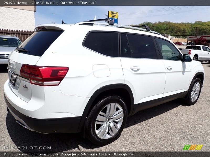 Pure White / Titan Black 2019 Volkswagen Atlas SE 4Motion