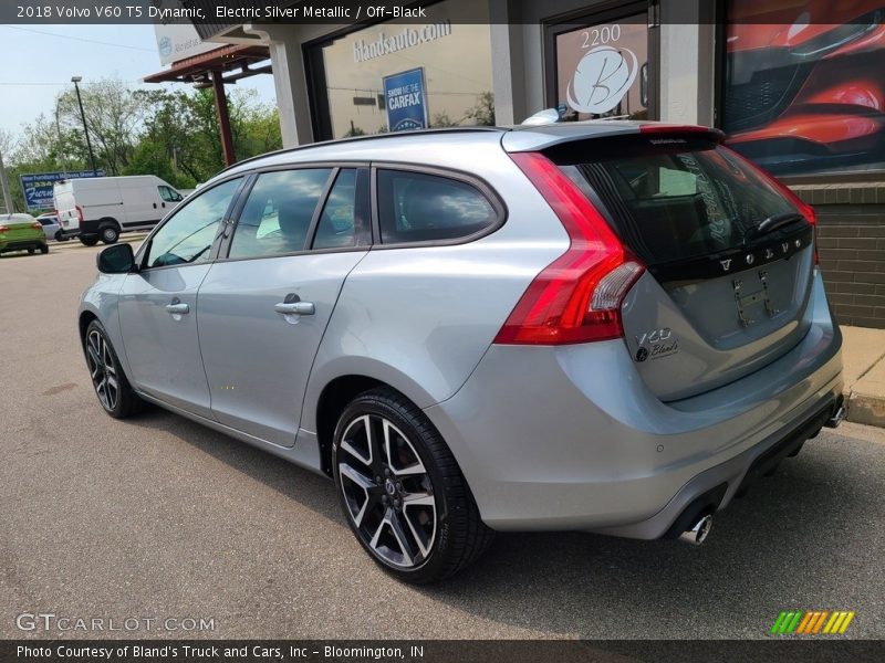 Electric Silver Metallic / Off-Black 2018 Volvo V60 T5 Dynamic
