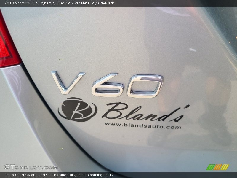 Electric Silver Metallic / Off-Black 2018 Volvo V60 T5 Dynamic